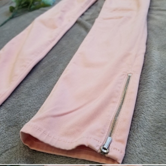 Pink Jeans 🩷 - Picture 3 of 9